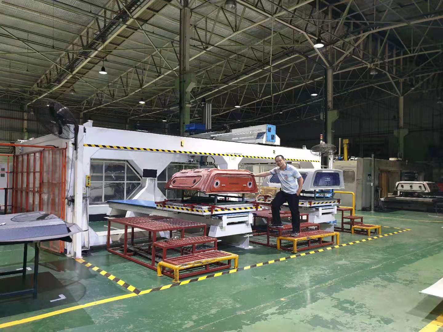 z 5 Axis CNC Router Milling 6000x3000mm Japan Servo Motor 1