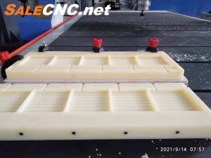 ทีมช่างเทคนิคออกแบบและผลิตโมล์ด หมูปลาร้า โดยเครื่องเร้าเตอร์ Router XJ 1325 7