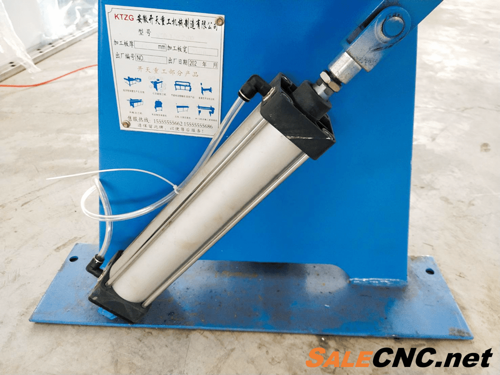เครื่องพับเหล็ก ระบบนิวเมติกส์ Pneumatic ยาว 2500mmหนา 1.5mm 3